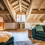 Chalet Chu Lo Dou Le Praz Courchevel - By Emerald Stay