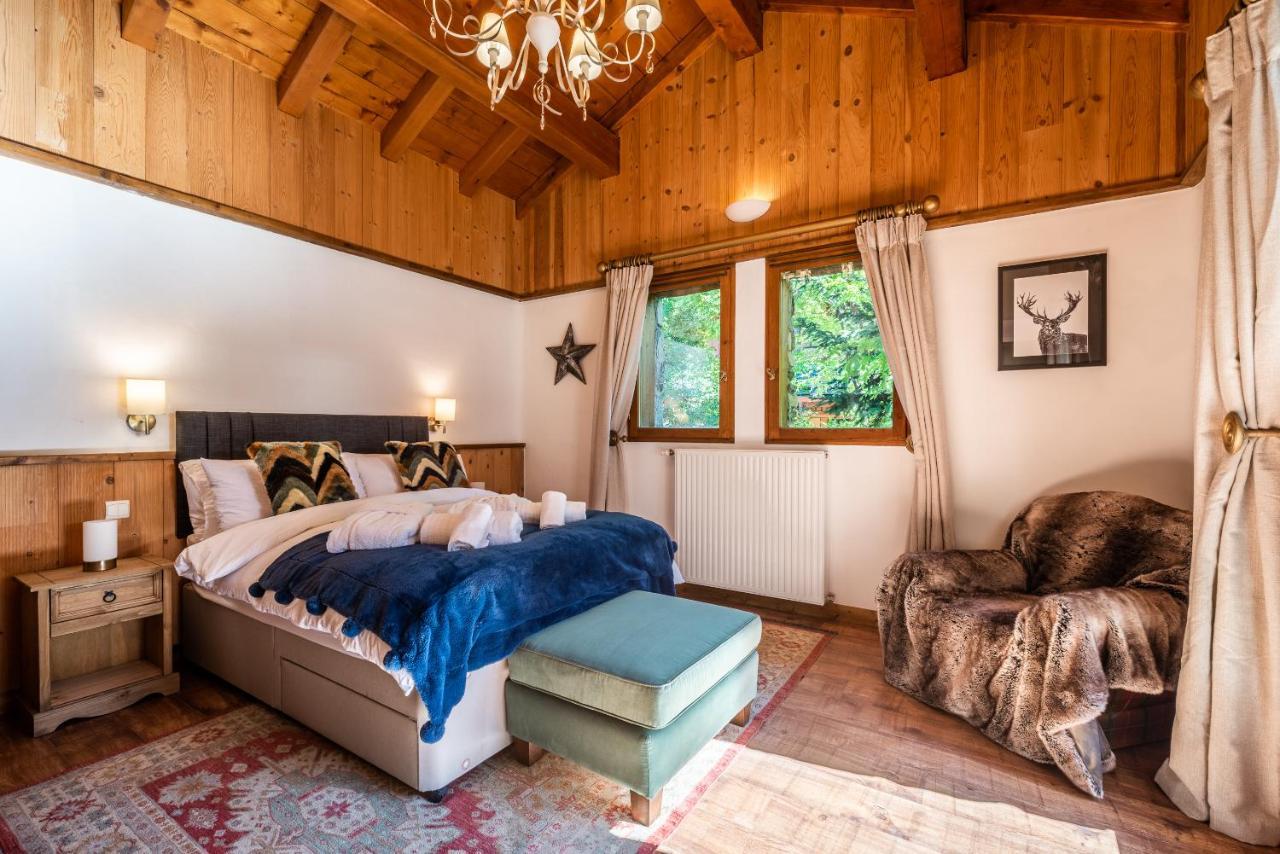 Chalet Chu Lo Dou Le Praz - By Emerald * Courchevel