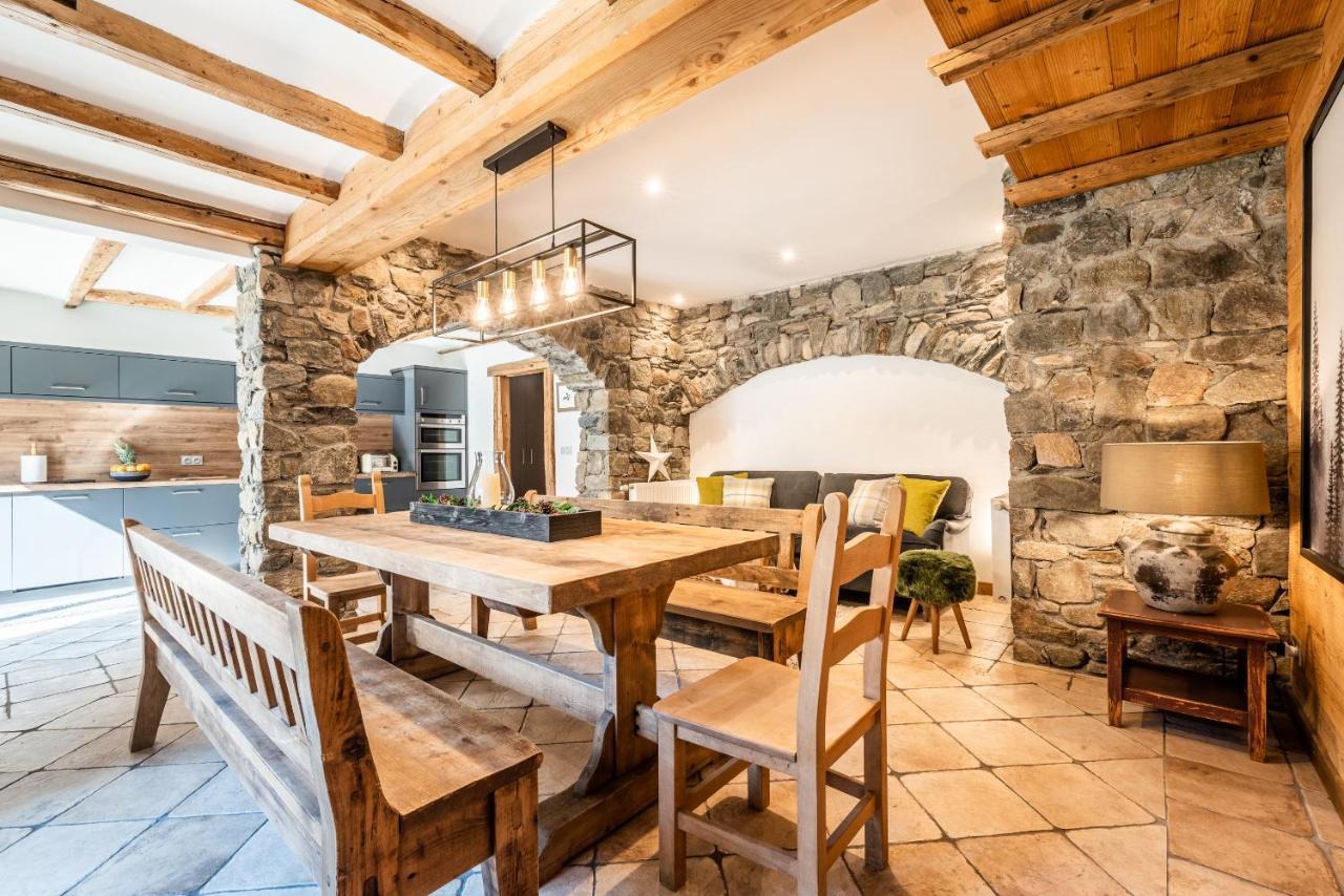 Chalet Chu Lo Dou Le Praz - By Emerald * Courchevel